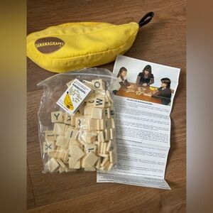 🍌Bananagrams 🍌Original Edition Word Game Set, Like New! Family game night fun
